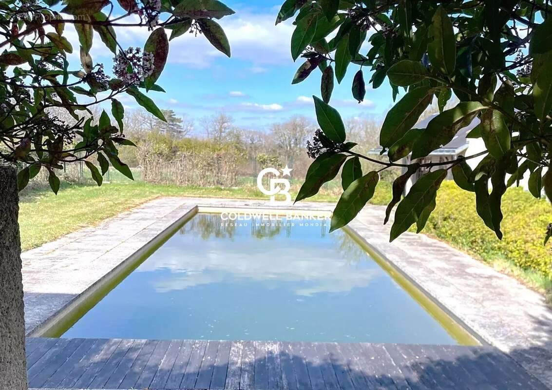 Maison à MOUTIERS-LES-MAUXFAITS