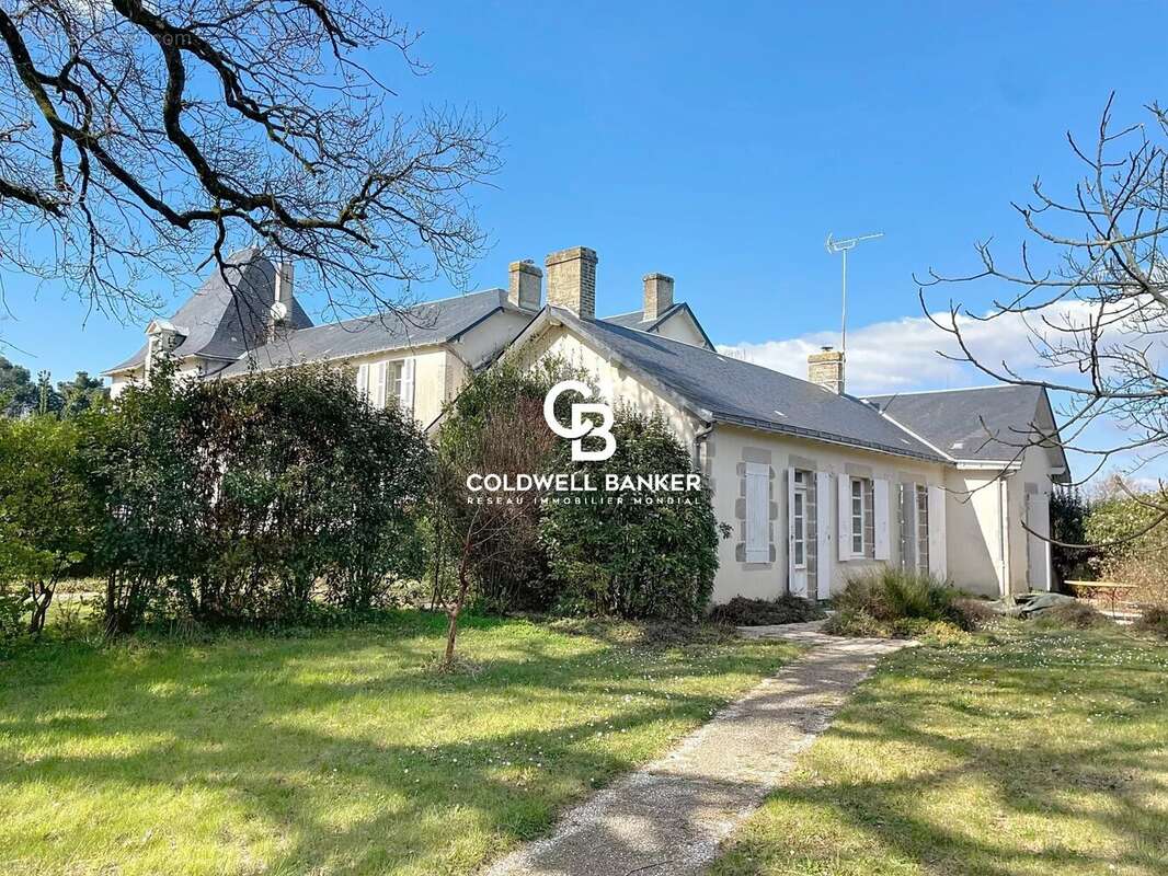 Maison à MOUTIERS-LES-MAUXFAITS