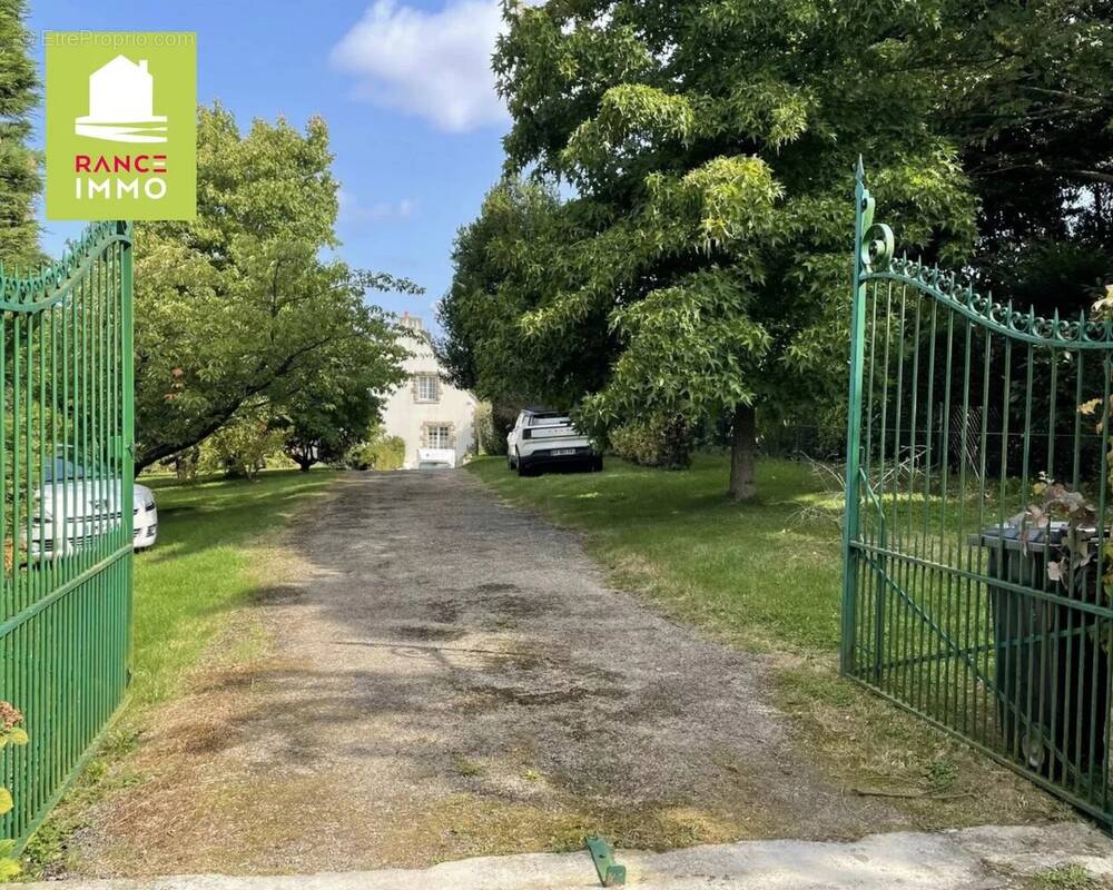 Maison à PLEUDIHEN-SUR-RANCE