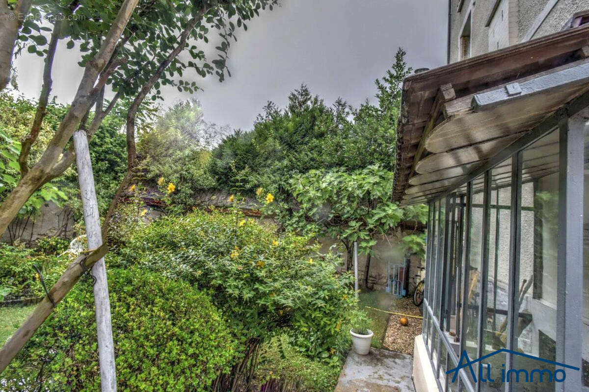 Appartement à SAINT-MAUR-DES-FOSSES