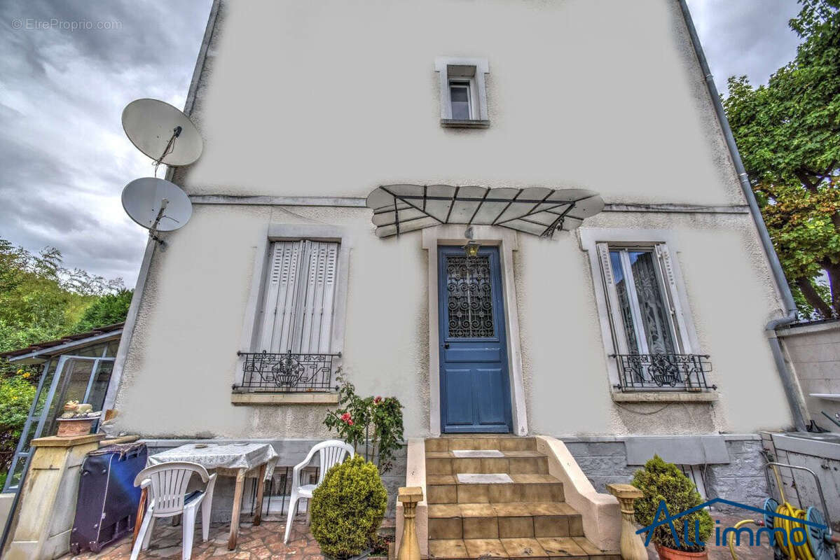 Appartement à SAINT-MAUR-DES-FOSSES