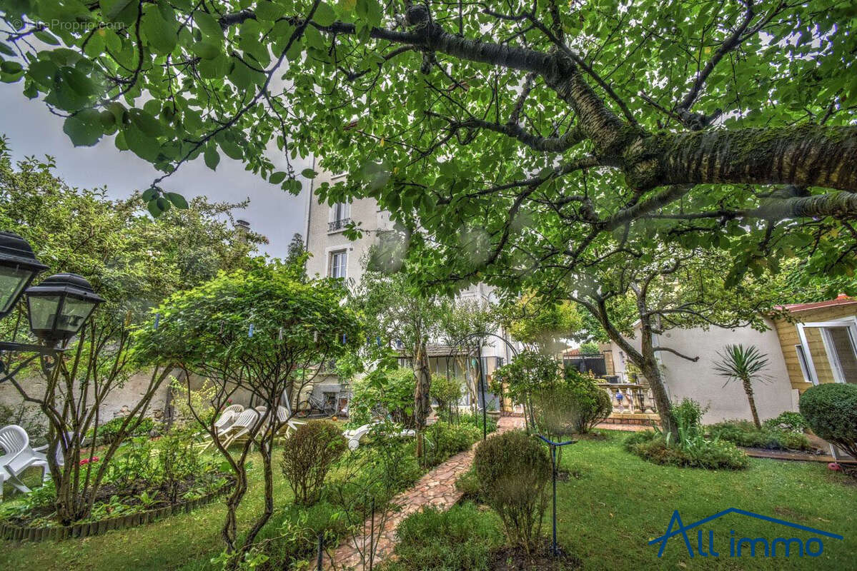 Appartement à SAINT-MAUR-DES-FOSSES