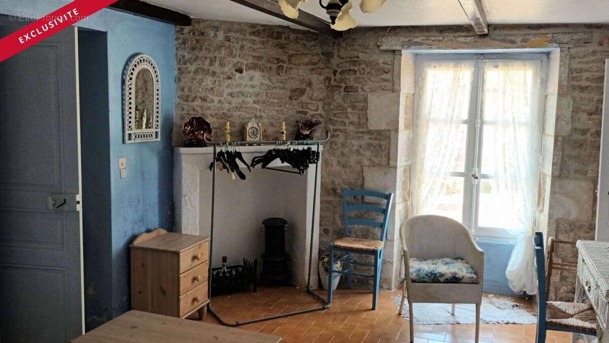 Maison à LIMALONGES