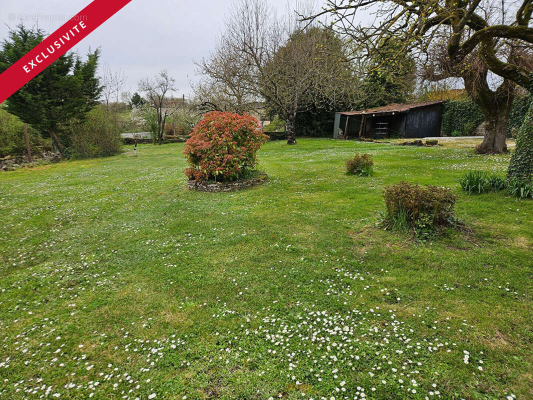 Maison à LIMALONGES