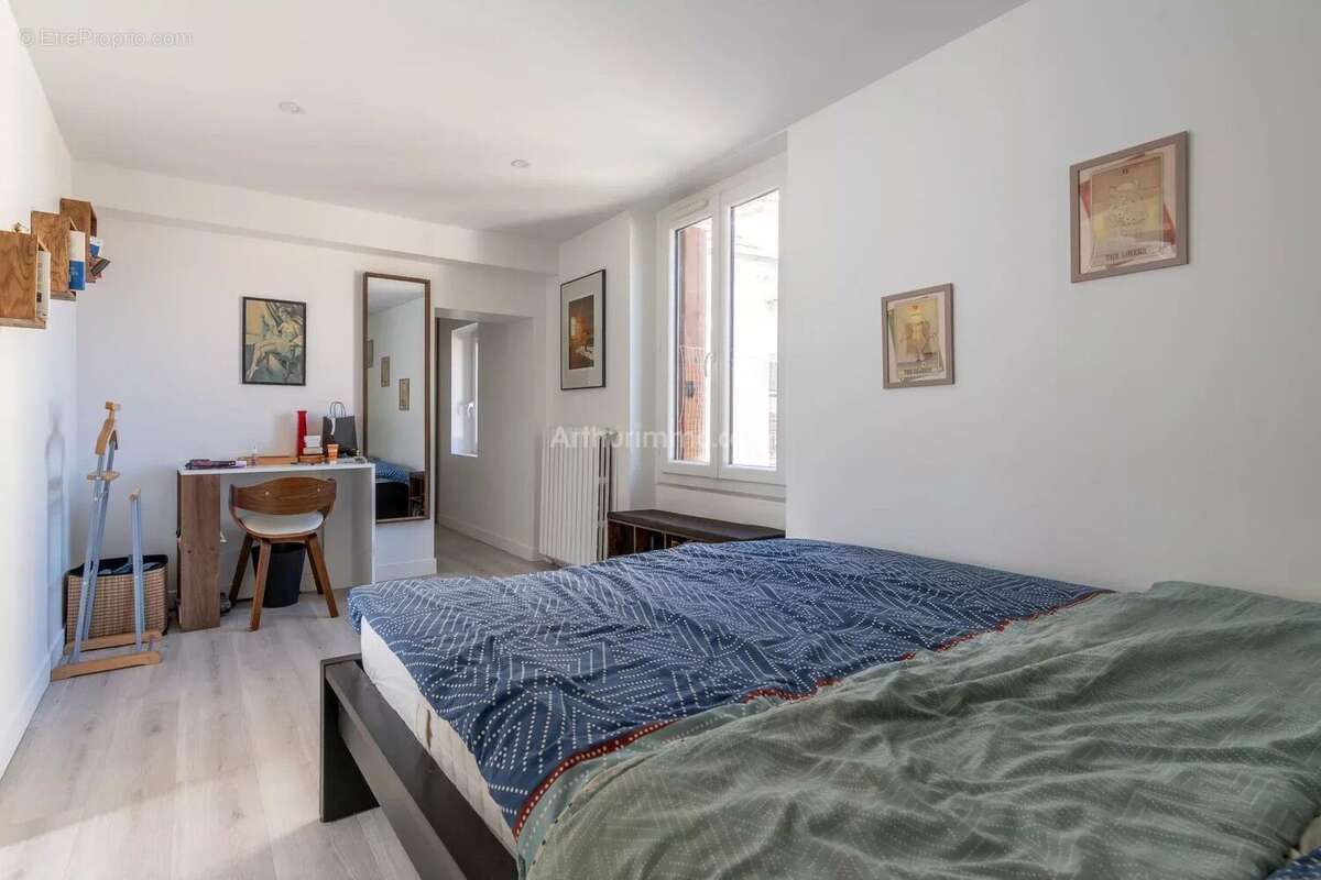 Maison à SAINT-THIBAULT-DES-VIGNES