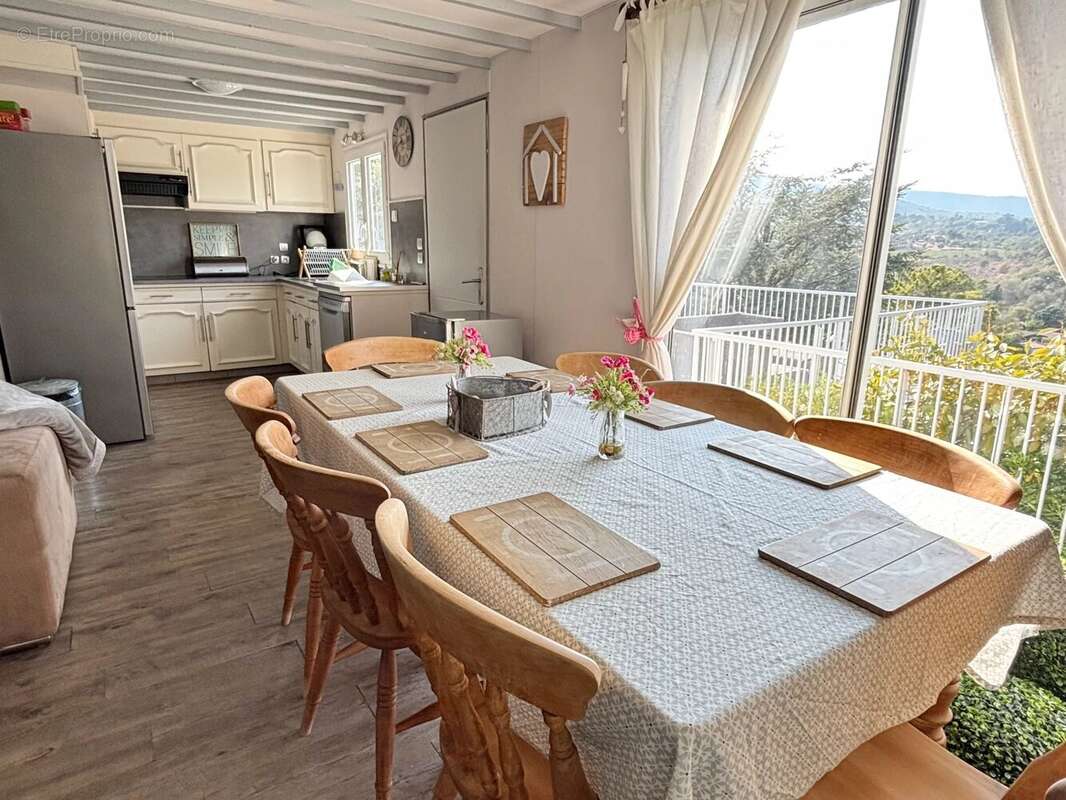 Maison à ROQUEBRUNE-SUR-ARGENS