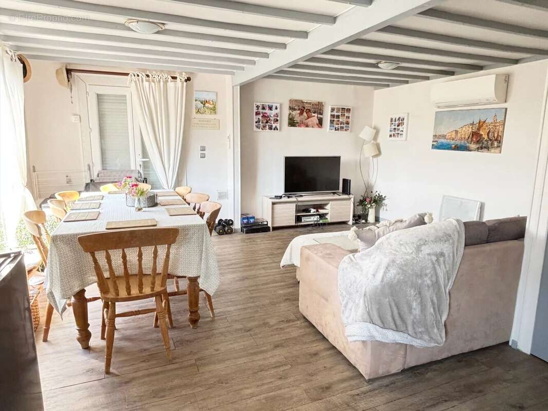 Maison à ROQUEBRUNE-SUR-ARGENS
