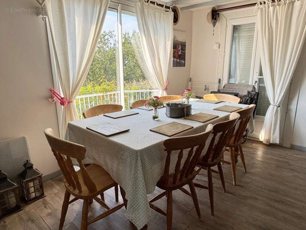 Maison à ROQUEBRUNE-SUR-ARGENS