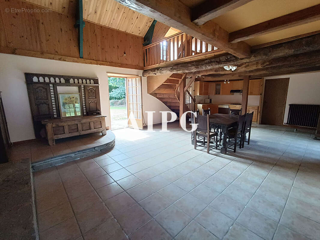 Maison à SAINTE-TREPHINE