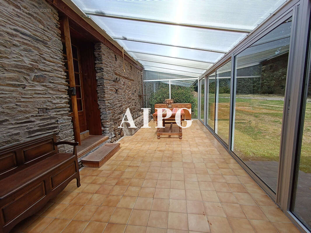 Maison à SAINTE-TREPHINE