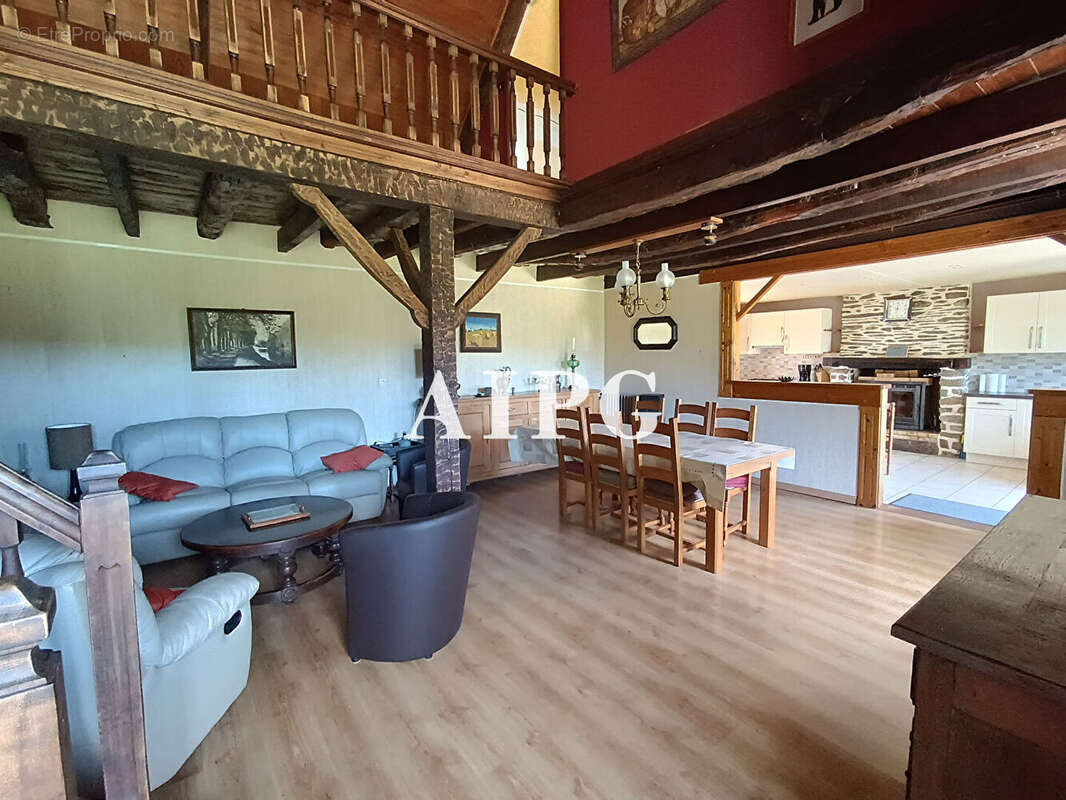 Maison à SAINTE-TREPHINE