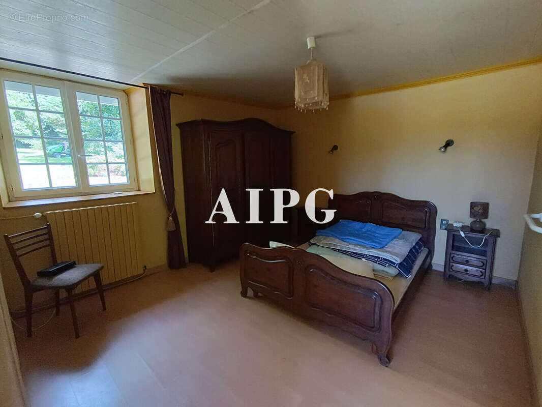 Maison à SAINTE-TREPHINE