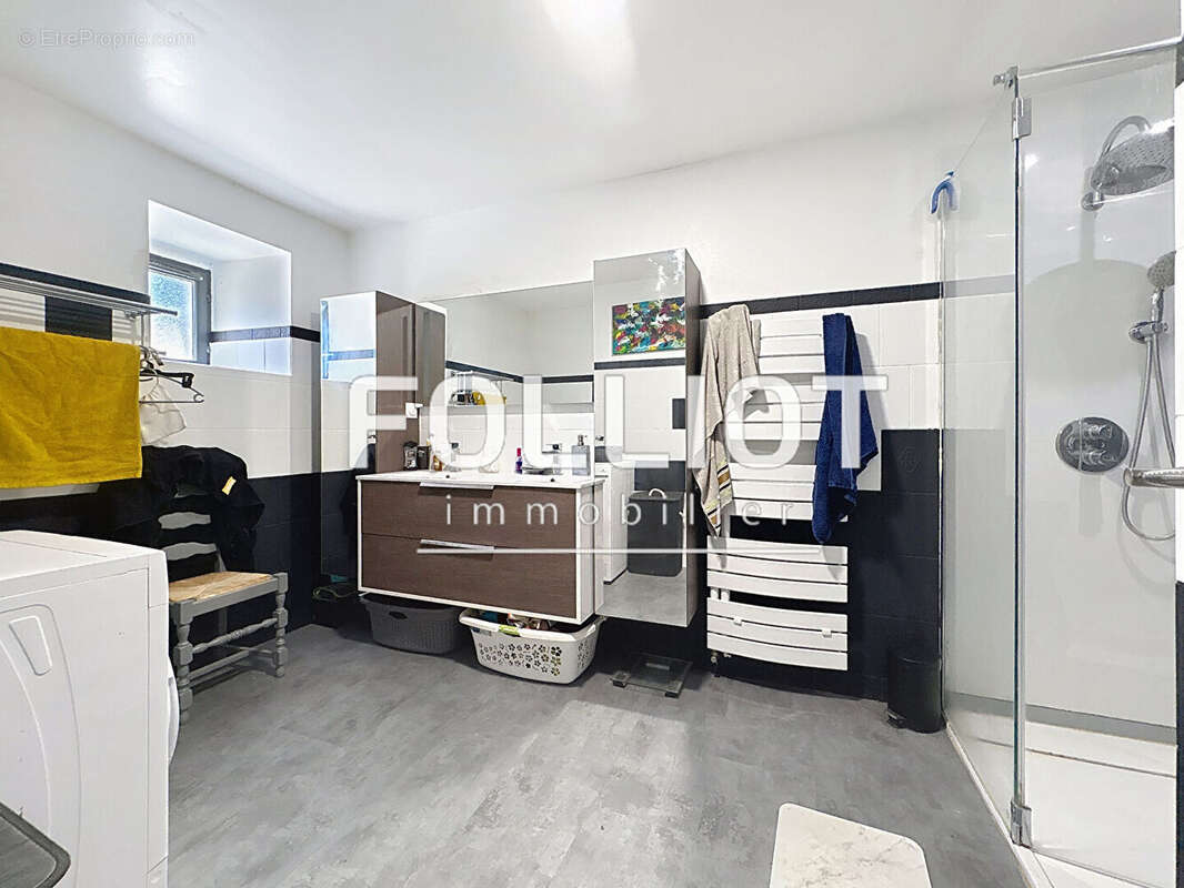 Maison à SAINT-GEORGES-DE-REINTEMBAULT