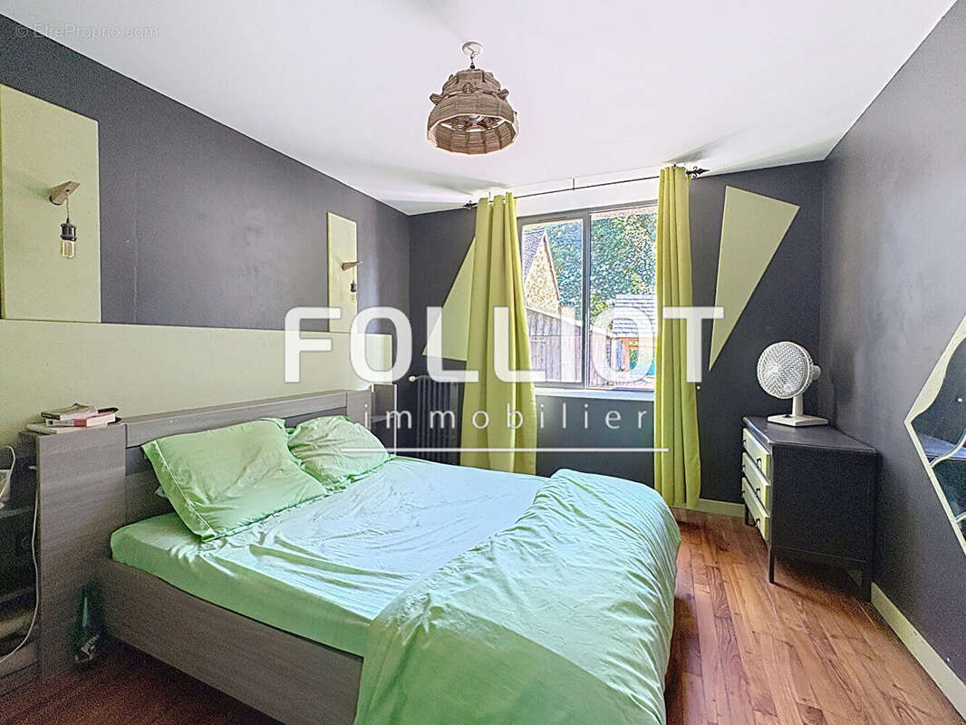 Maison à SAINT-GEORGES-DE-REINTEMBAULT