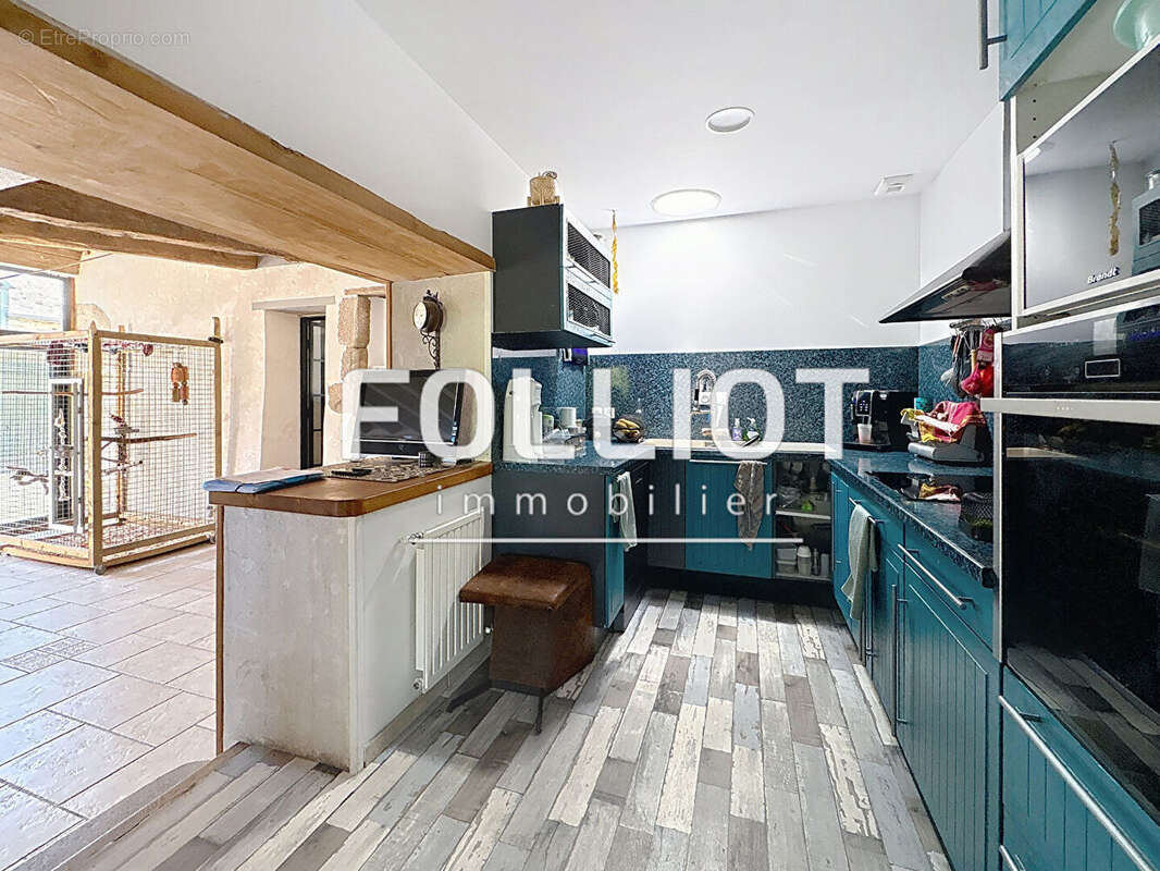 Maison à SAINT-GEORGES-DE-REINTEMBAULT