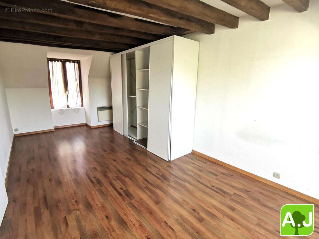 Maison à LA CHAUSSEE-D'IVRY