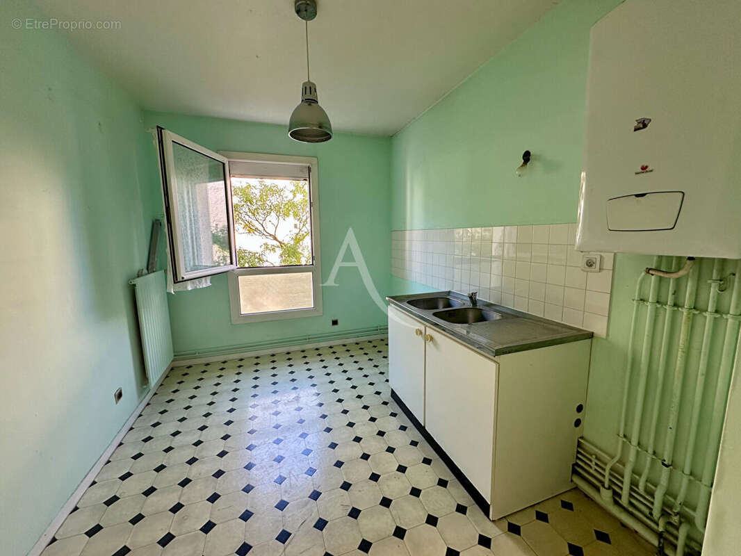 Appartement à SAINT-JEAN-DE-BRAYE