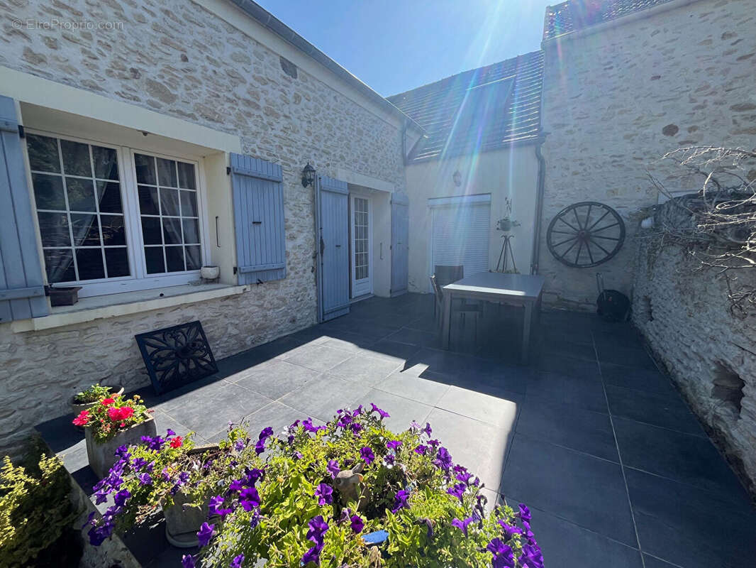 Maison à FONTENAY-SAINT-PERE