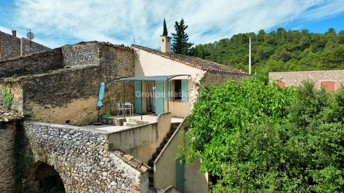 Maison à FOX-AMPHOUX