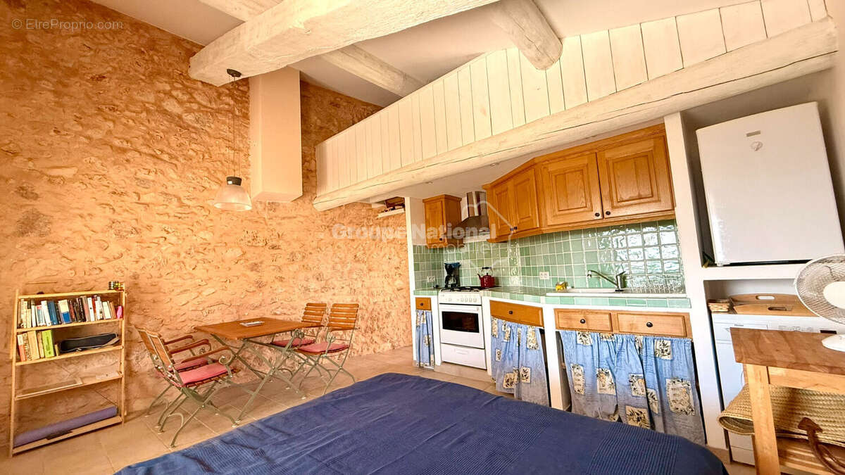 Maison à FOX-AMPHOUX