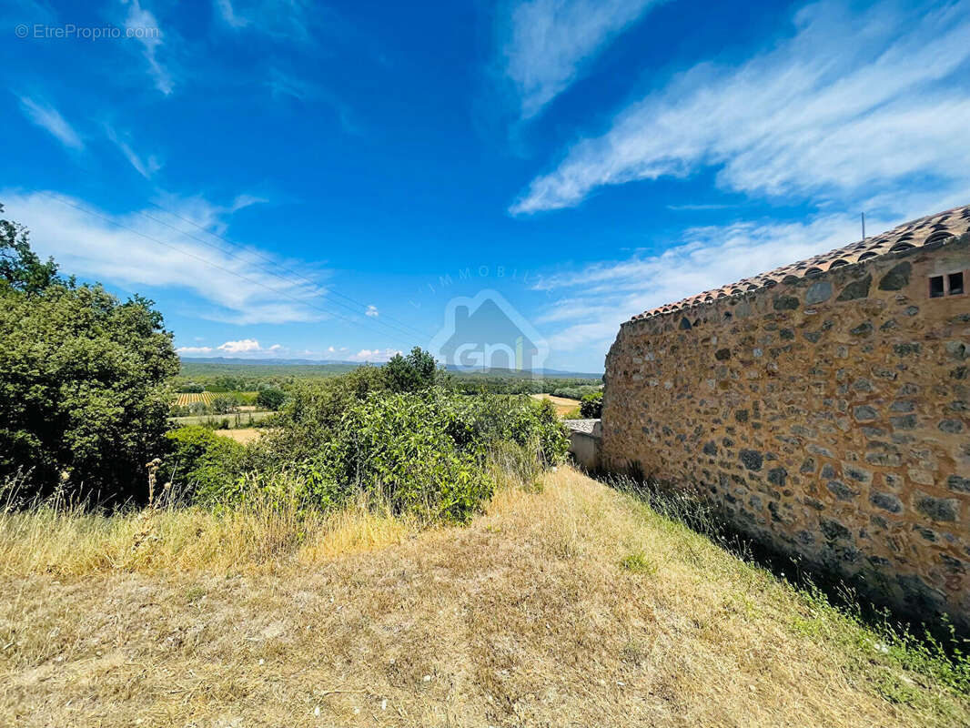 Maison à FOX-AMPHOUX