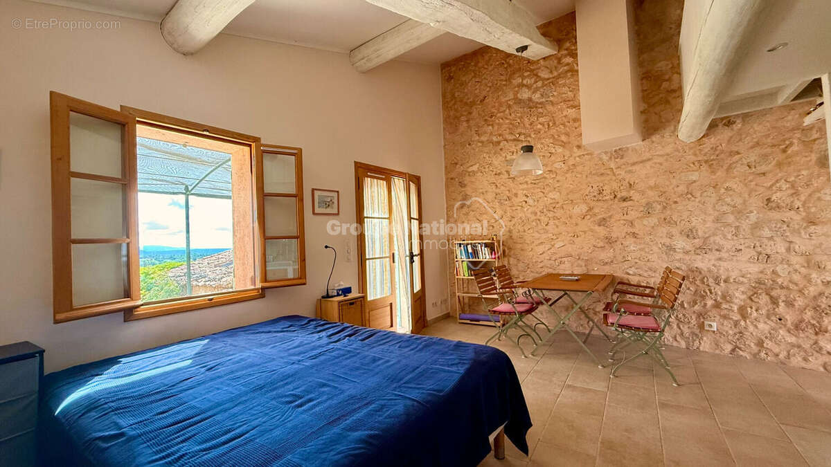 Maison à FOX-AMPHOUX