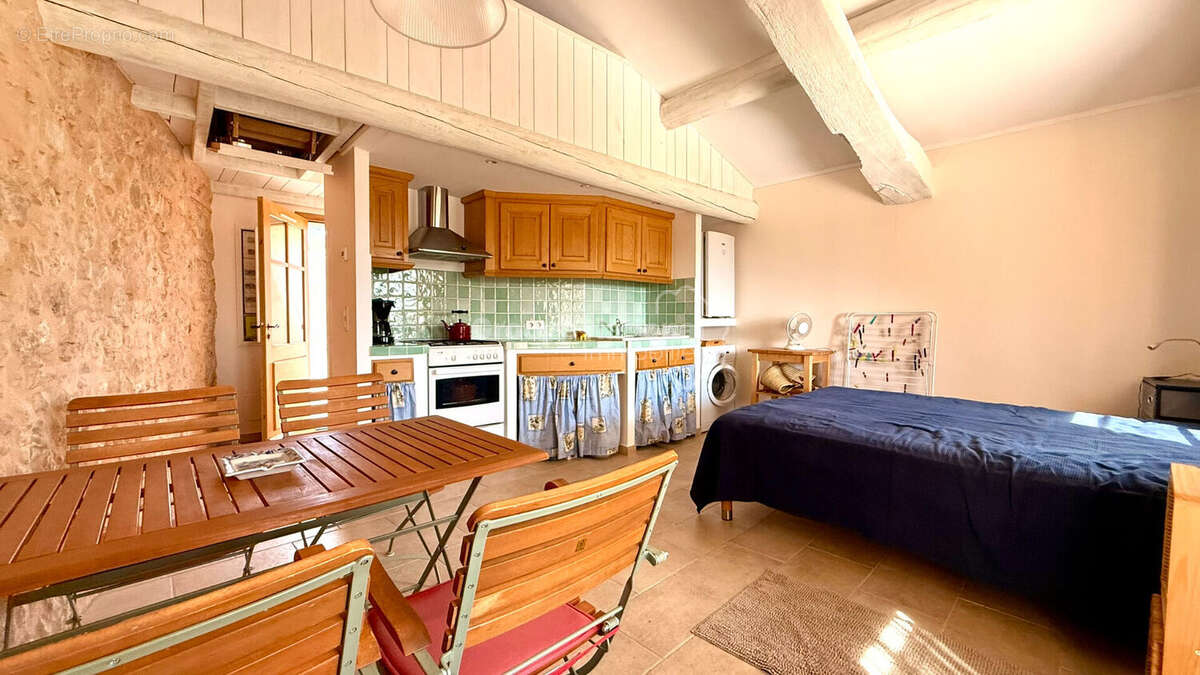 Maison à FOX-AMPHOUX