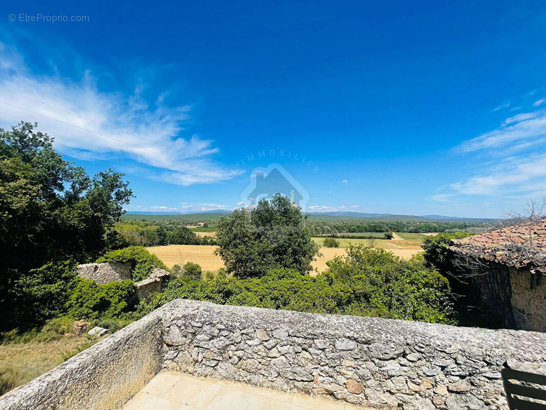 Maison à FOX-AMPHOUX