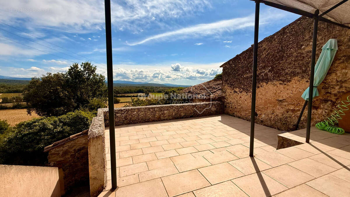 Maison à FOX-AMPHOUX