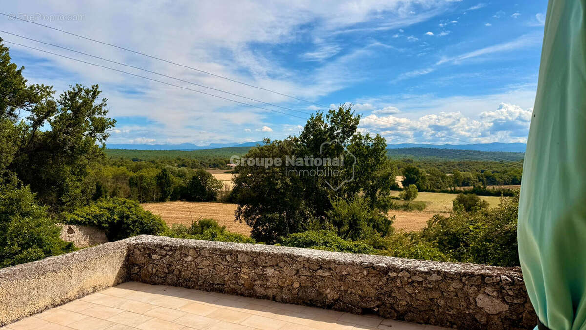 Maison à FOX-AMPHOUX