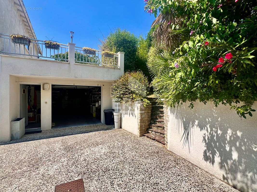 Maison à VAUX-SUR-MER