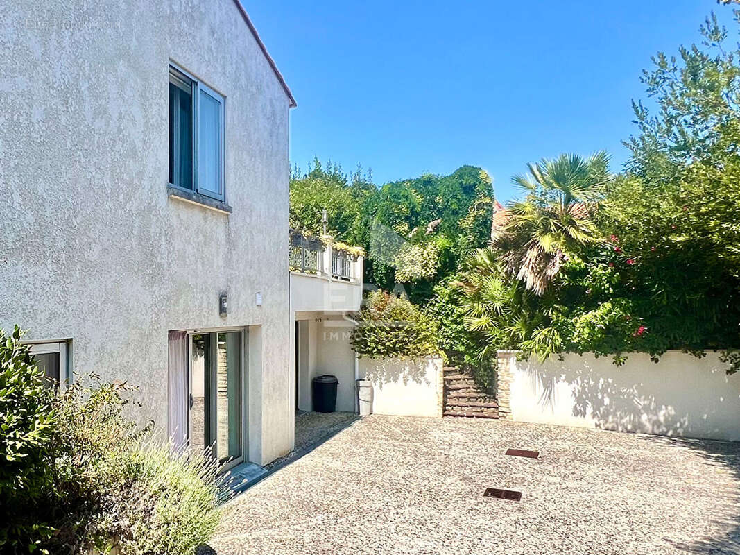 Maison à VAUX-SUR-MER