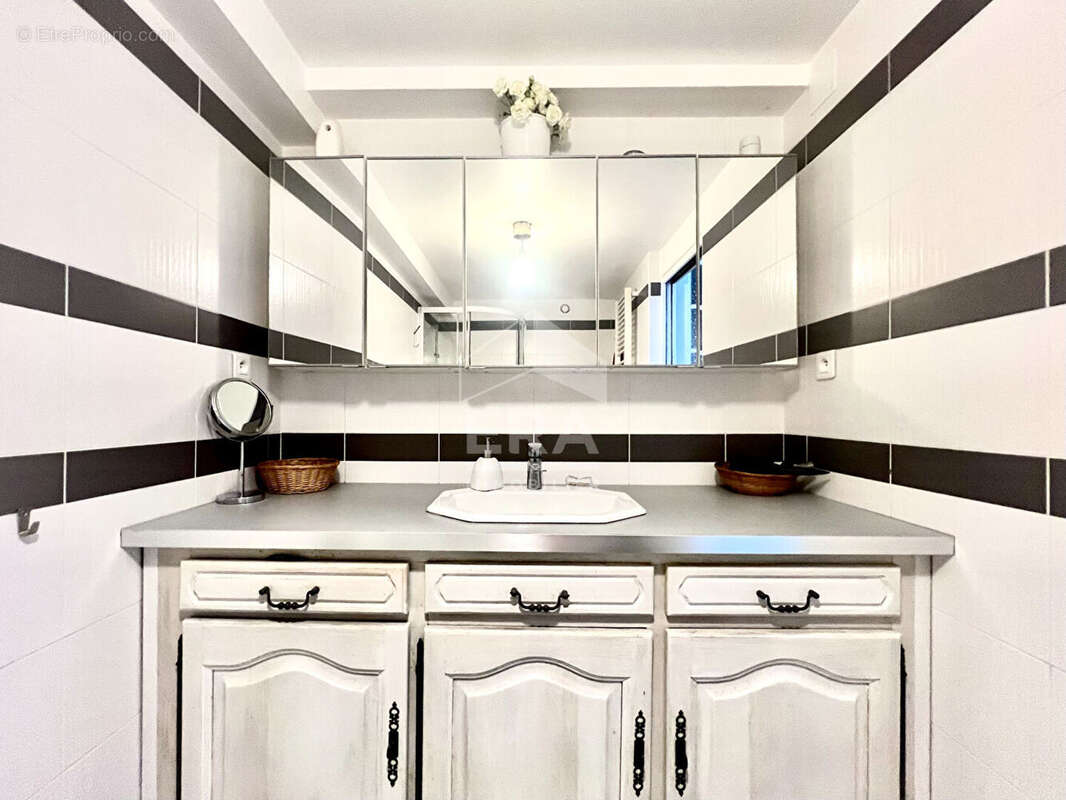 Maison à VAUX-SUR-MER