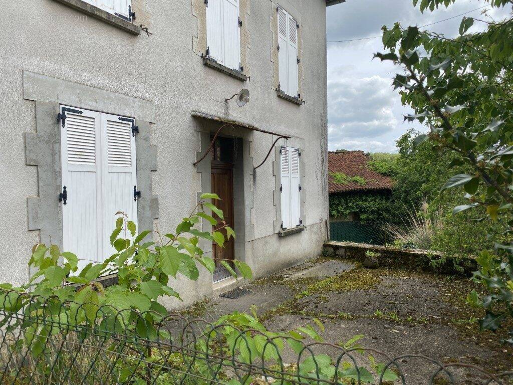 Maison à SAINT-DENIS-DES-MURS