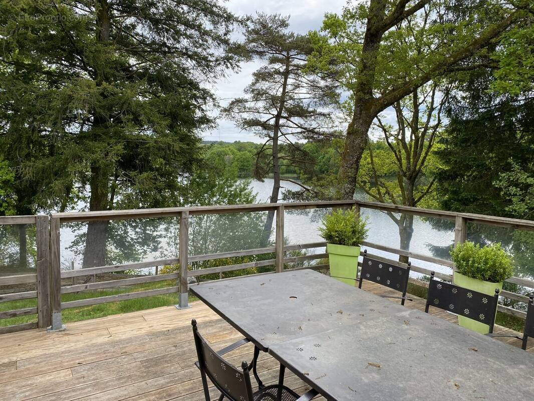 Maison à ROYERE-DE-VASSIVIERE