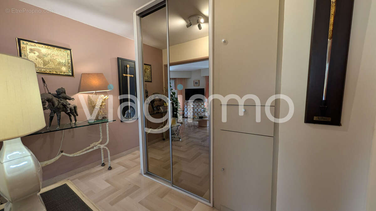 Appartement à LE CANNET