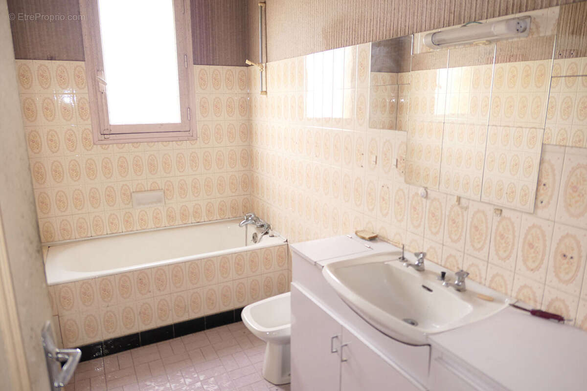 Maison à SAINT-HILAIRE-DU-HARCOUET