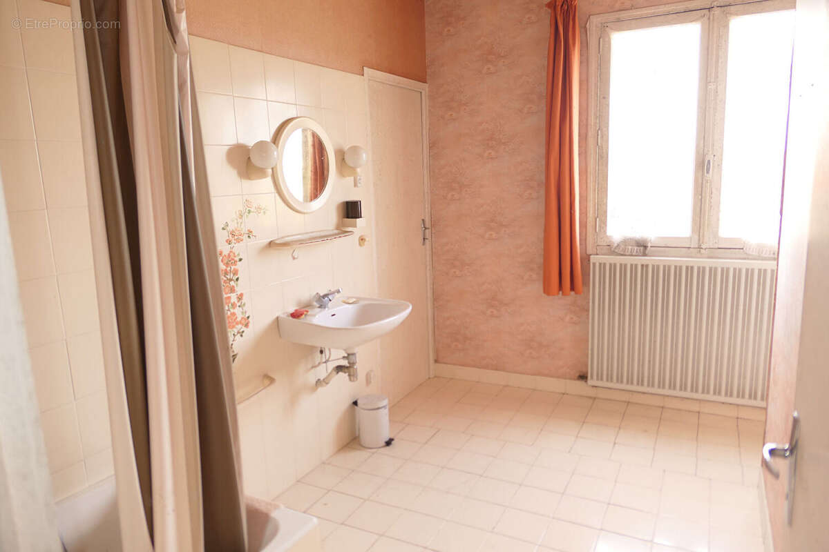 Maison à SAINT-HILAIRE-DU-HARCOUET