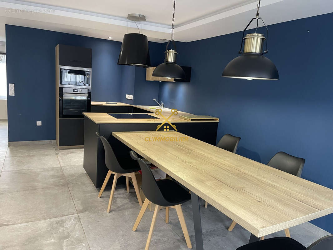 Appartement à SAINT-JUST-MALMONT