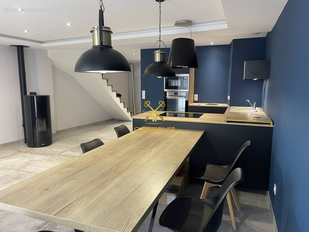 Appartement à SAINT-JUST-MALMONT