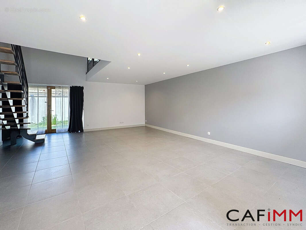 Maison à SAINT-LAURENT-D&#039;AGNY