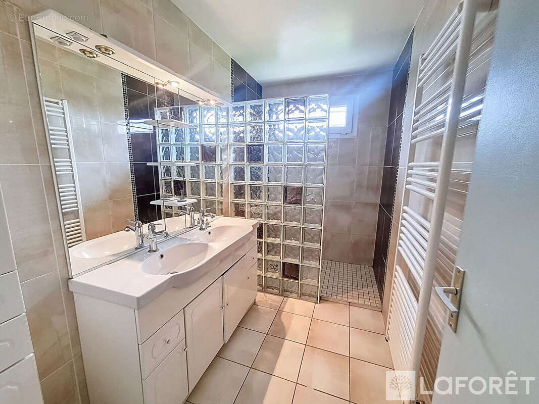 Maison à AMFREVILLE