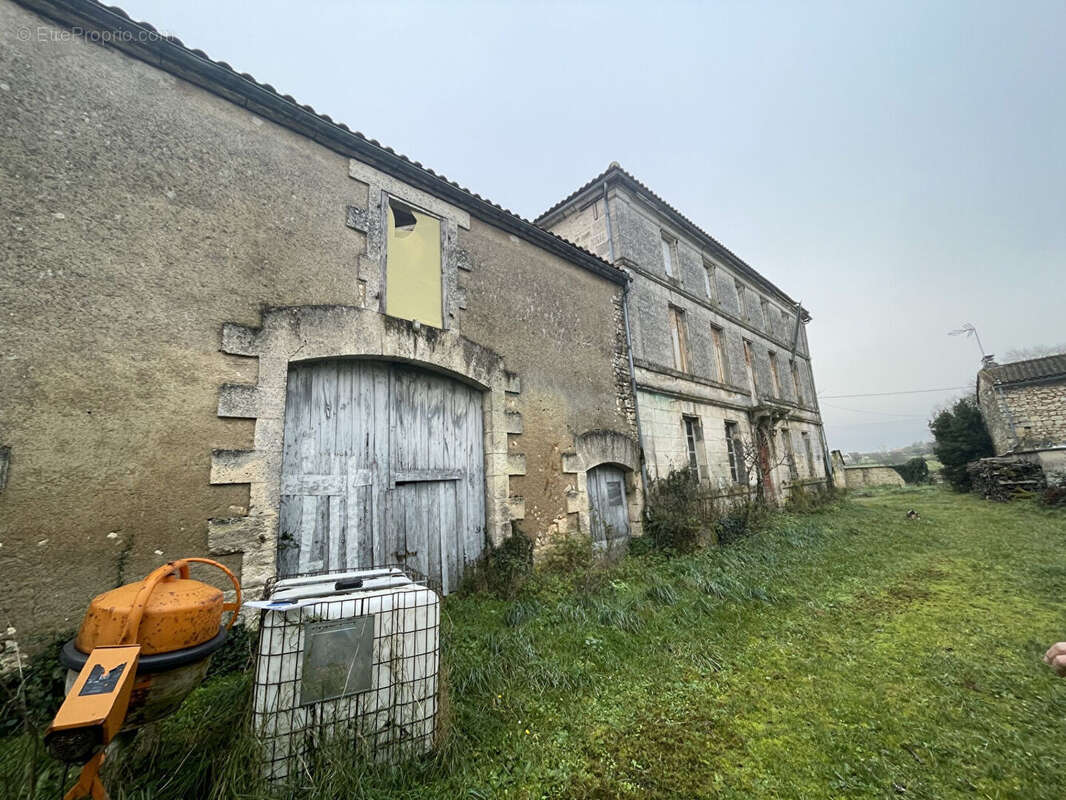Maison à MORNAC