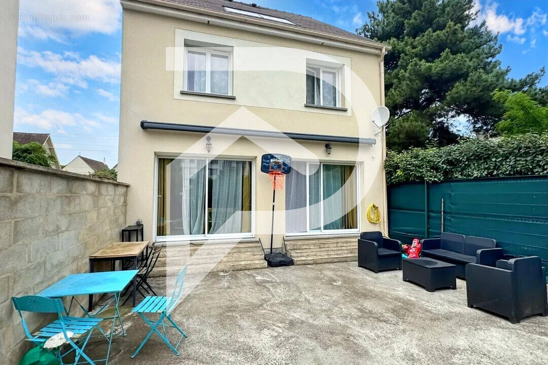 Maison à DEUIL-LA-BARRE