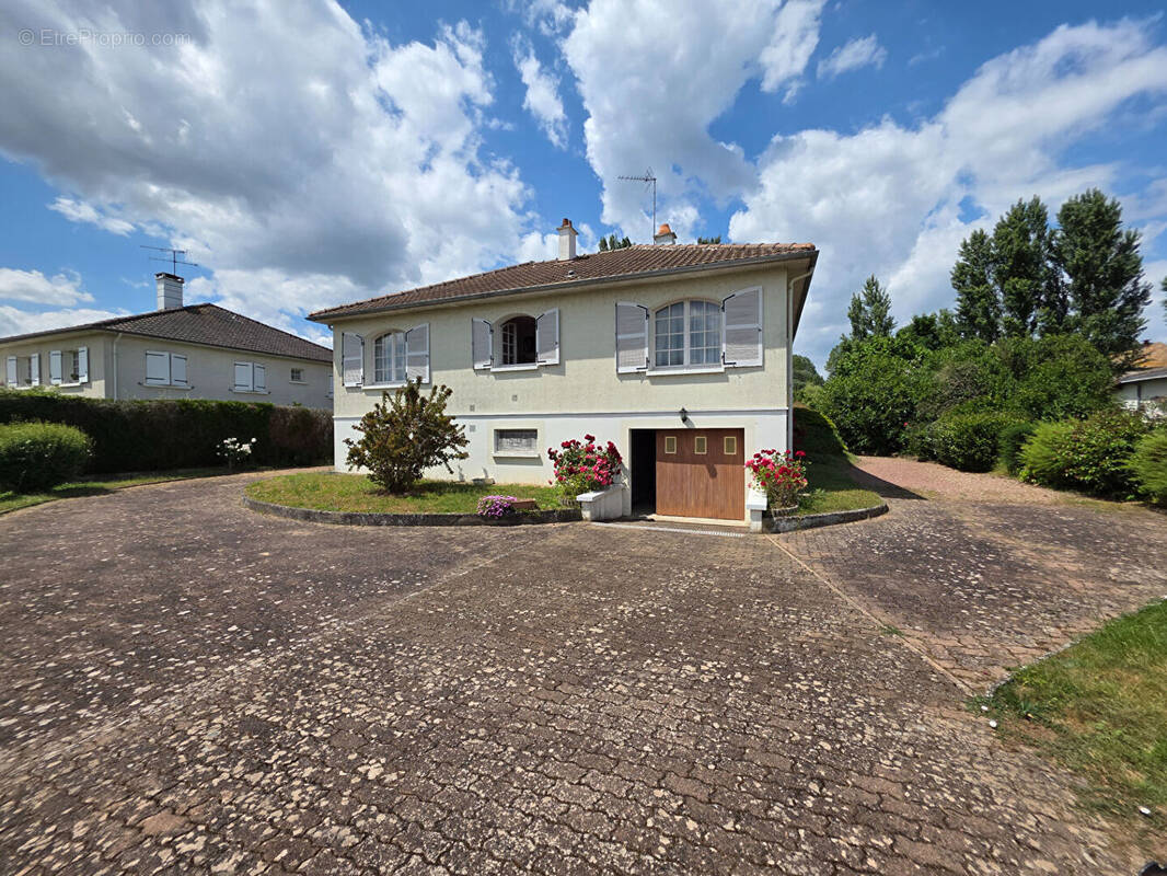 Maison à CENON-SUR-VIENNE