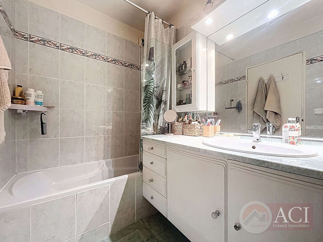 Appartement à SAINT-GRATIEN