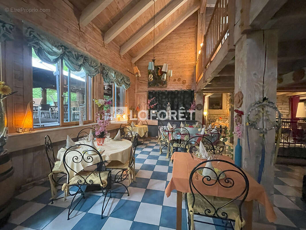 Commerce à LONS-LE-SAUNIER