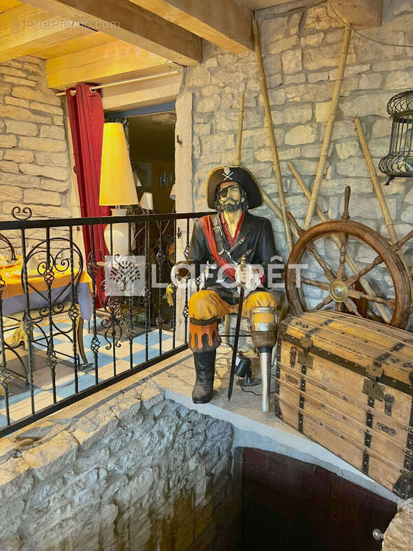 Commerce à LONS-LE-SAUNIER