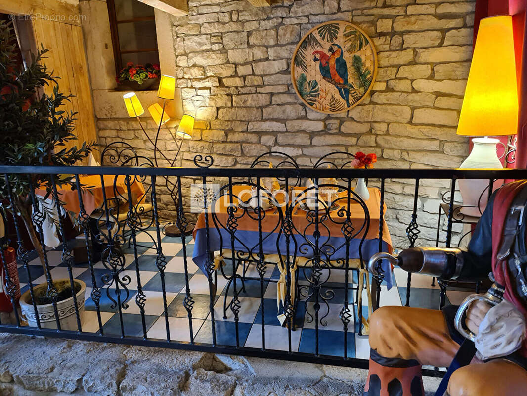 Commerce à LONS-LE-SAUNIER