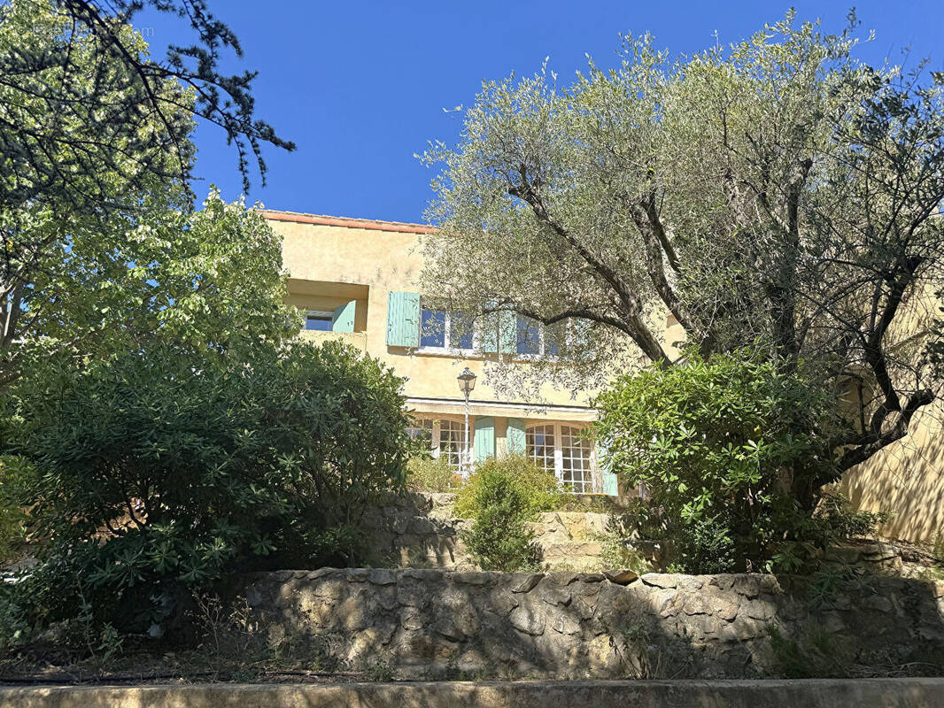 Maison à VILLENEUVE-LES-AVIGNON